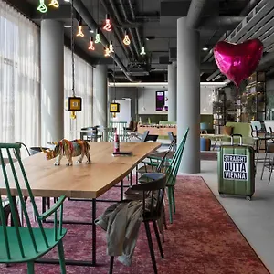 Hotel Moxy East