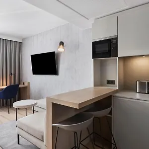 By Marriott East Apart Otel