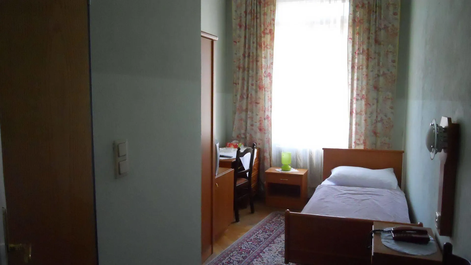 Hotel Stadtpark Вена Гостевой дом